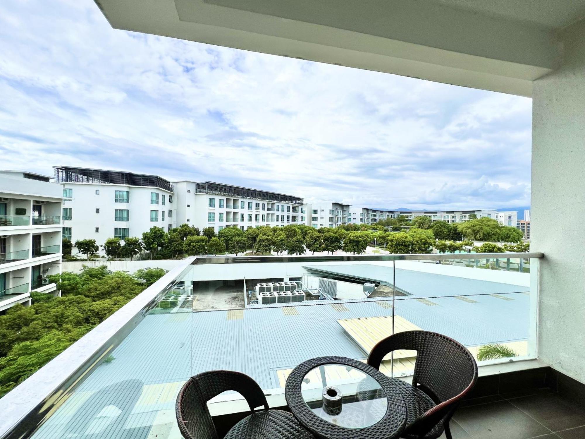 Margo - The Loft Imago Apartment